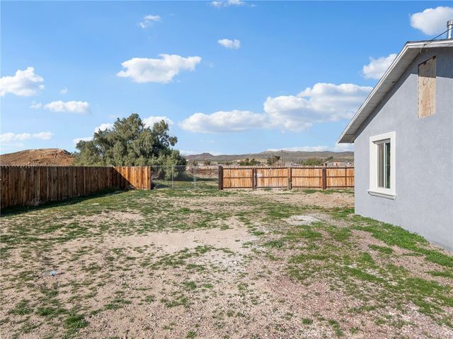 29246 Radio, Barstow, CA 92311
