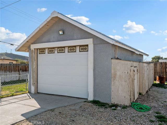 29246 Radio, Barstow, CA 92311