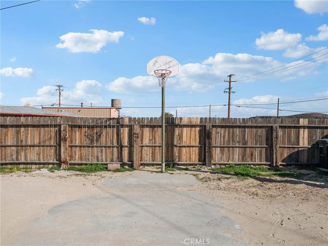 29246 Radio, Barstow, CA 92311