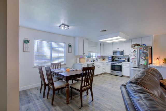5718 Prince Norman Way, Riverbank, CA 95367