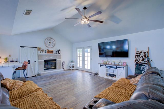 5718 Prince Norman Way, Riverbank, CA 95367