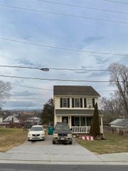 124 S LINVILLE AVE, Broadway, VA 22815