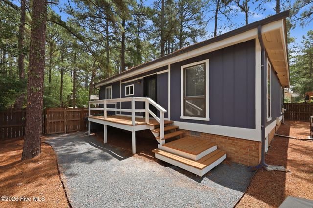 2505 Longleaf Drive SW, Pinehurst, NC 28374