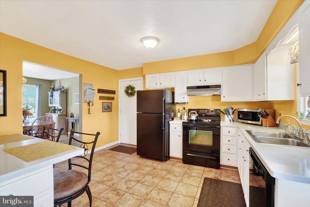 1630 MISTY DR, York, PA 17408