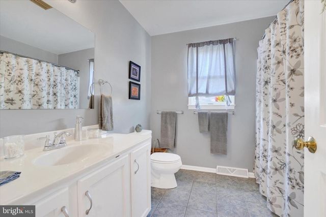 1630 MISTY DR, York, PA 17408