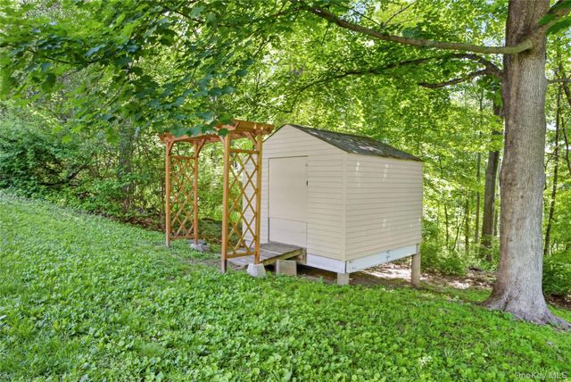 30 Brandeis Avenue, Mohegan Lake, NY 10547