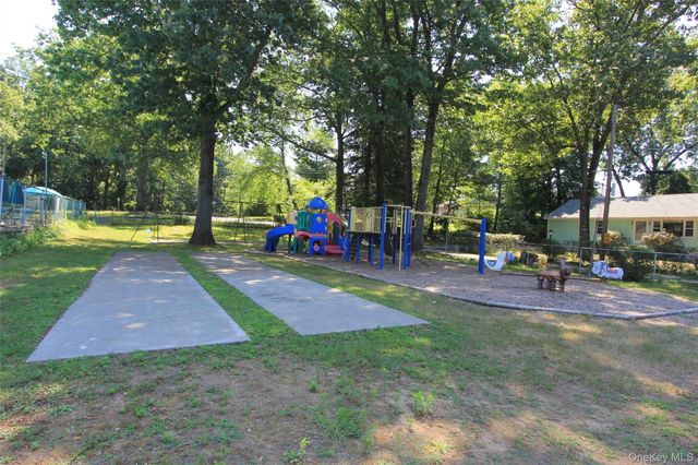 30 Brandeis Avenue, Mohegan Lake, NY 10547
