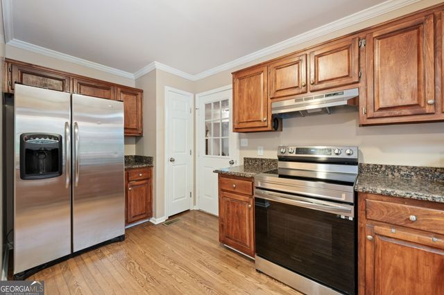 80 Chatsworth Place, Newnan, GA 30265