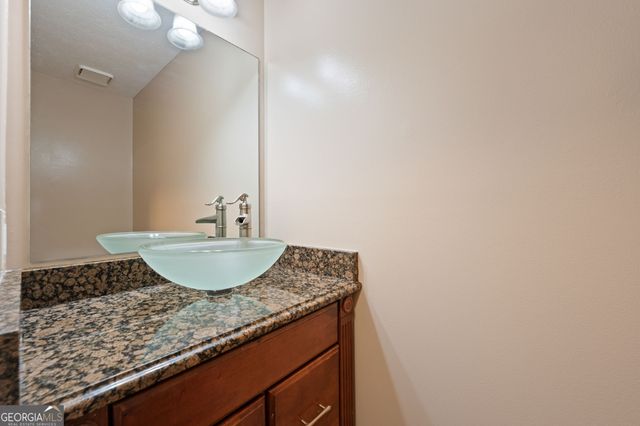 80 Chatsworth Place, Newnan, GA 30265