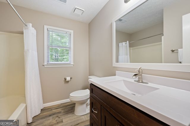 80 Chatsworth Place, Newnan, GA 30265