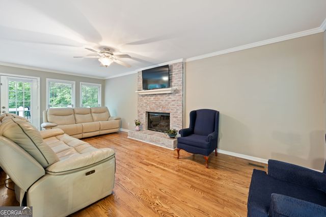80 Chatsworth Place, Newnan, GA 30265