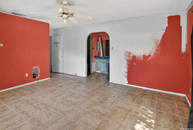 5026 LA HAYA ST, San Antonio, TX 78233
