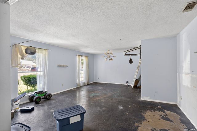 5026 LA HAYA ST, San Antonio, TX 78233