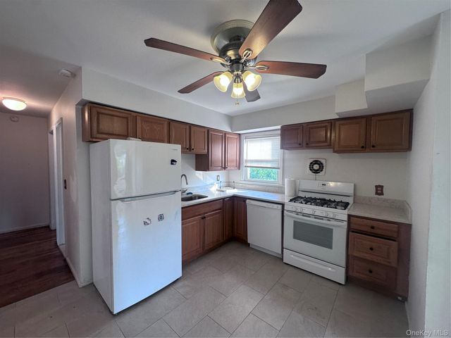 45 Radcliffe Road 1, Island Park, NY 11558