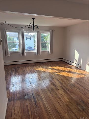 45 Radcliffe Road 1, Island Park, NY 11558