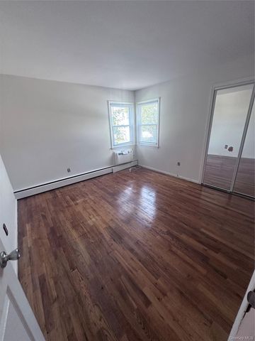45 Radcliffe Road 1, Island Park, NY 11558