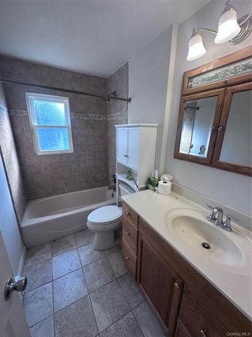 45 Radcliffe Road 1, Island Park, NY 11558