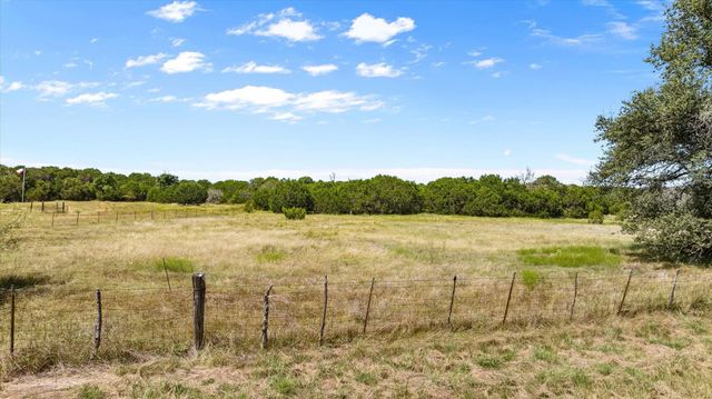 1037 County Road 1011, Glen Rose, TX 76043