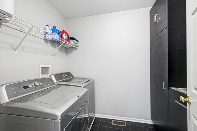 31504 Kline Circle, Warrenville, IL 60555