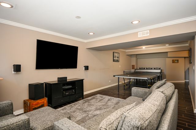 31504 Kline Circle, Warrenville, IL 60555