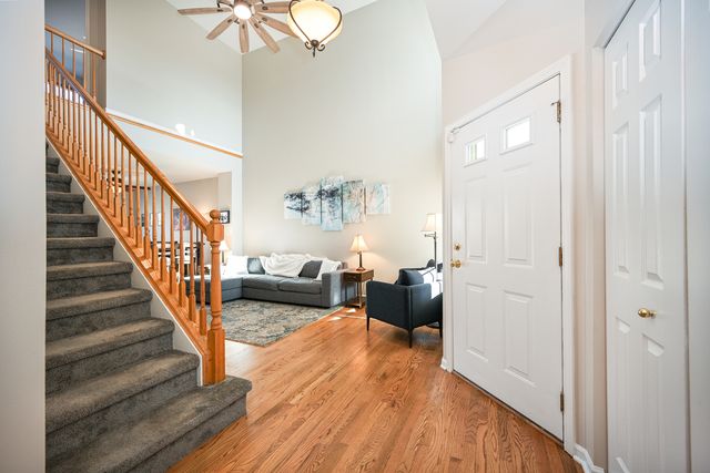 31504 Kline Circle, Warrenville, IL 60555