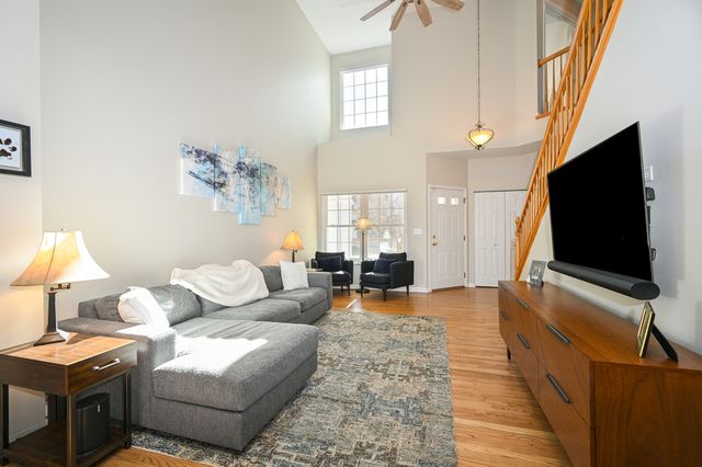 31504 Kline Circle, Warrenville, IL 60555