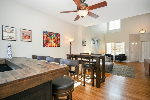 31504 Kline Circle, Warrenville, IL 60555