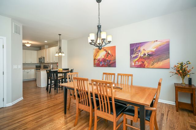 31504 Kline Circle, Warrenville, IL 60555