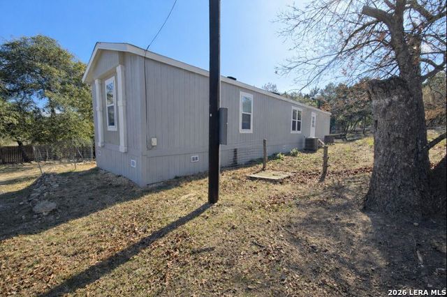 721 Tejas Trl, Bandera, TX 78003