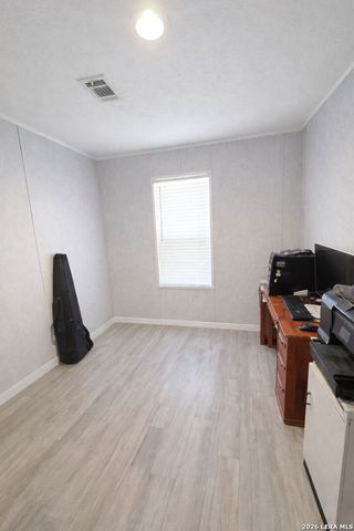 721 Tejas Trl, Bandera, TX 78003