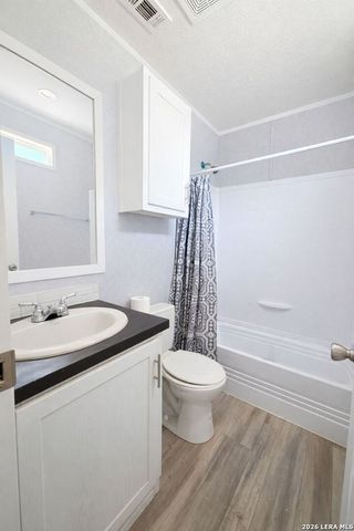 721 Tejas Trl, Bandera, TX 78003