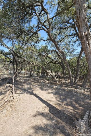 721 Tejas Trl, Bandera, TX 78003