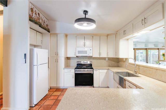 951 Holoholo Street, Kailua, HI 96734