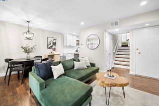 2724 Oak Rd 88, Walnut Creek, CA 94597
