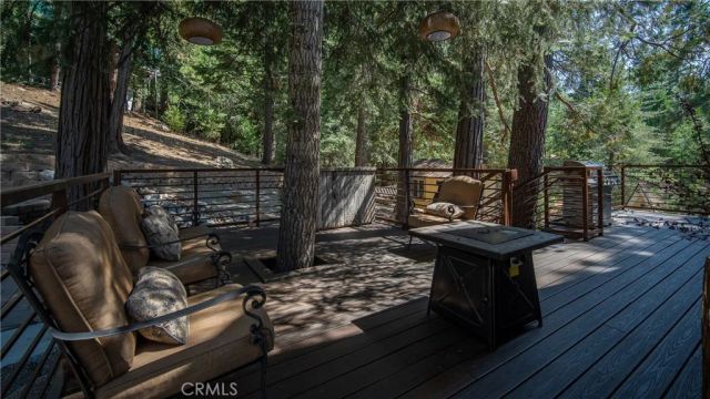 26947 Tunnel Drive, Lake Arrowhead, CA 92352