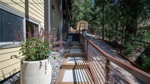 26947 Tunnel Drive, Lake Arrowhead, CA 92352