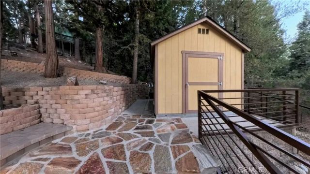 26947 Tunnel Drive, Lake Arrowhead, CA 92352