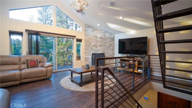 26947 Tunnel Drive, Lake Arrowhead, CA 92352
