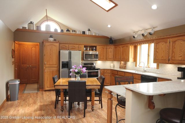 11723 W Andre Drive, Grand Ledge, MI 48837