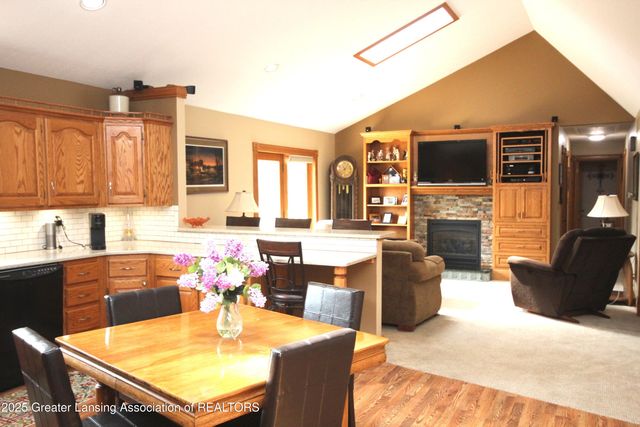 11723 W Andre Drive, Grand Ledge, MI 48837