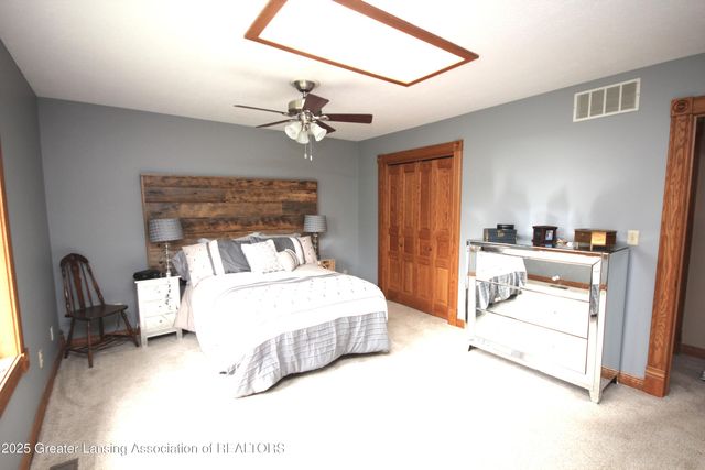 11723 W Andre Drive, Grand Ledge, MI 48837