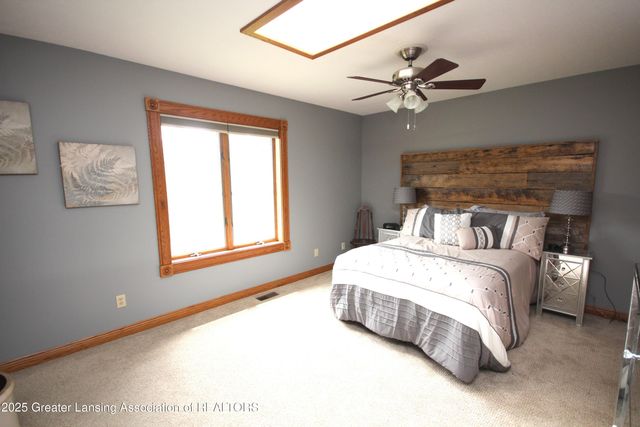 11723 W Andre Drive, Grand Ledge, MI 48837