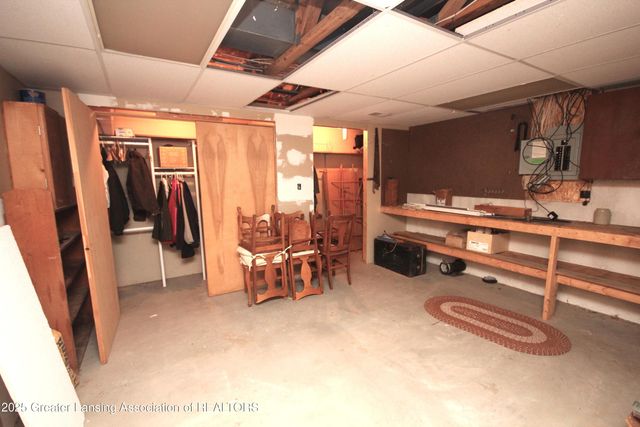 11723 W Andre Drive, Grand Ledge, MI 48837