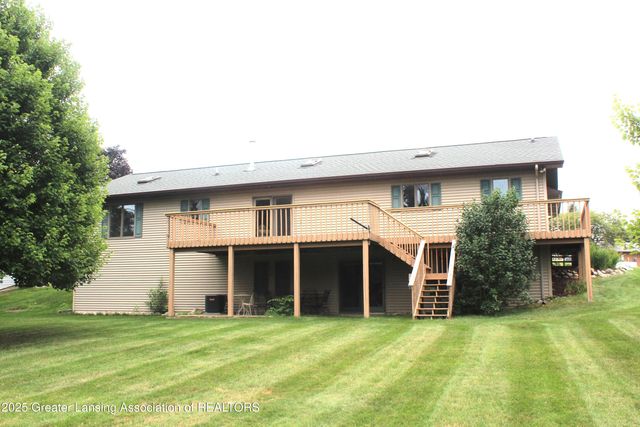 11723 W Andre Drive, Grand Ledge, MI 48837