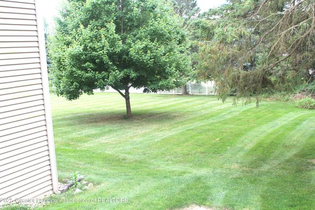 11723 W Andre Drive, Grand Ledge, MI 48837