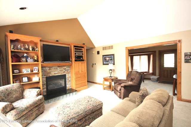 11723 W Andre Drive, Grand Ledge, MI 48837