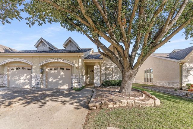 832 Beechcraft Avenue, Grand Prairie, TX 75051