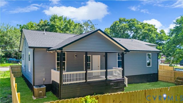 215 Mars St, Petersburg, VA 23803