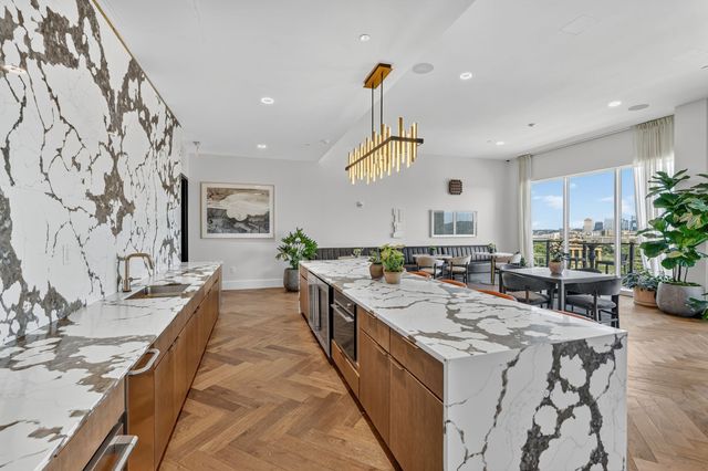 321 31st Ave N Apt 103, Nashville, TN 37203