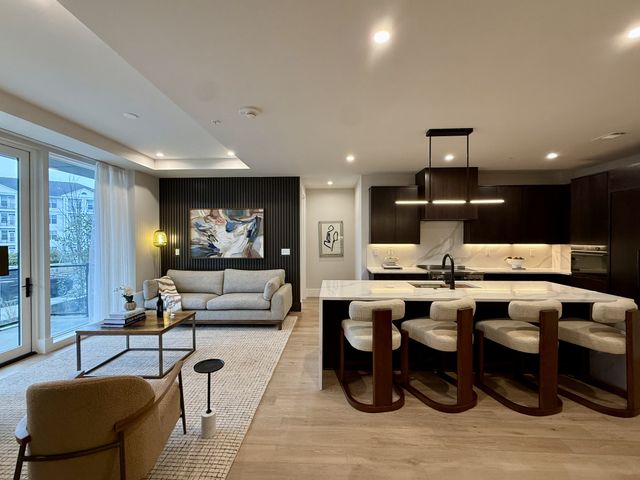 321 31st Ave N Apt 103, Nashville, TN 37203